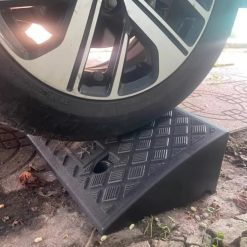 Dốc Bục Lên Xuống Xe Bằng Nhựa PVC, Cao Từ 3cm Đến 17cm, An Toàn & Tiện Lợi