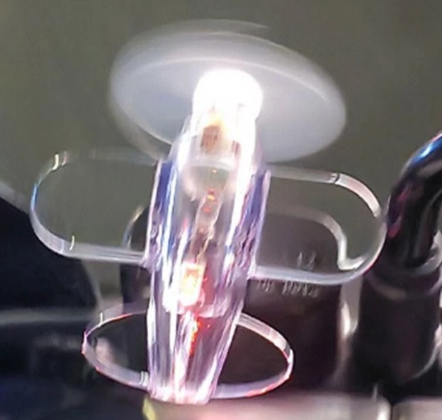 Flashpulse – Máy Bay Mini Trang Trí Ô Tô Phát Điện Gió, Đèn Led Cảnh Báo Độc Đáo