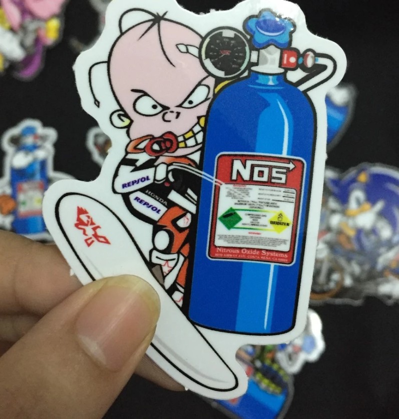 Hình Dán Nhãn Hiệu Xe Cực Ngầu, Chống Nước Vượt Trội, Nhận Thiết Kế & In Theo Yêu Cầu