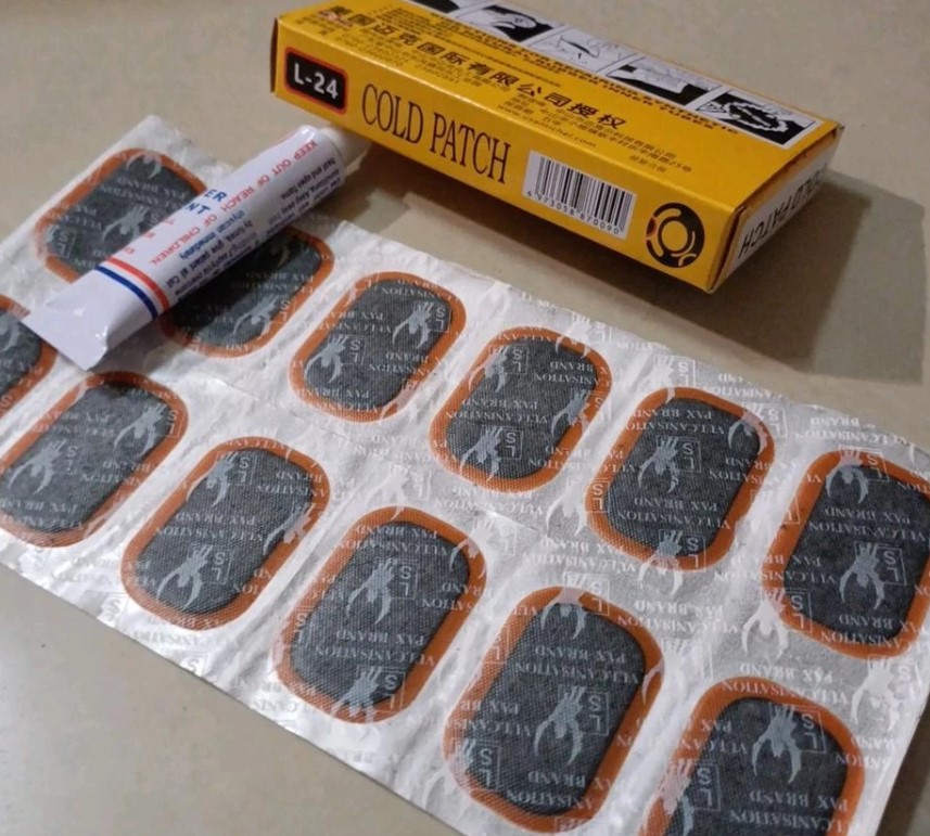 Hộp Vá Xe Đạp Xe Máy Tiện Dụng (48 Miếng / 24 Miếng) Kèm Keo Dán Chuyên Dụng