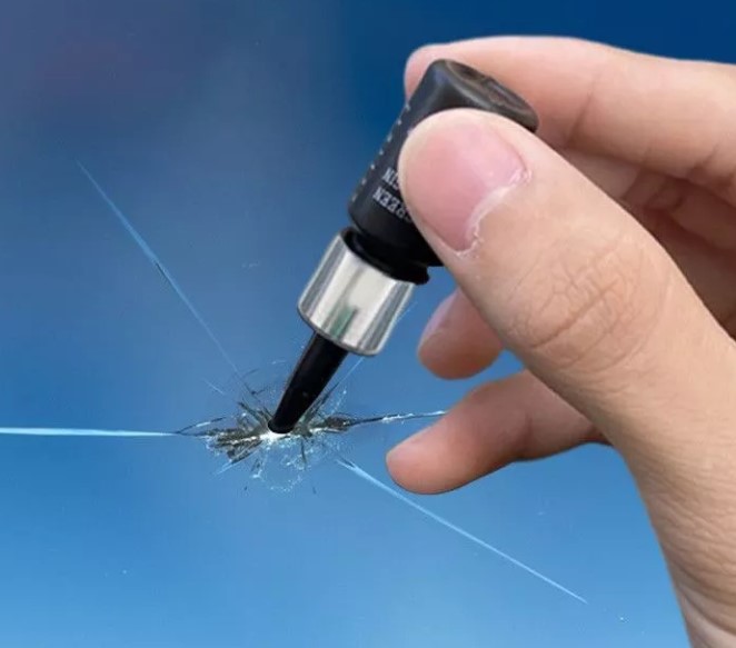 Keo Dán Kính Ô Tô Chuyên Dụng, Sửa Chữa Vết Nứt Kính Chắn Gió Bằng UV Nhanh Chóng