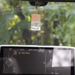 Lọ Đựng Tinh Dầu Treo Xe Ô Tô Vuông LV1, Thơm Mát & Khử Mùi Xe Hiệu Quả