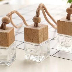 Lọ Đựng Tinh Dầu Treo Xe Ô Tô Vuông LV1, Thơm Mát & Khử Mùi Xe Hiệu Quả