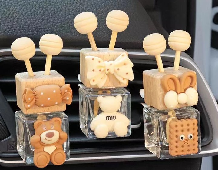 Lọ Tinh Dầu Thơm Kèm Kẹp Cho Xe Hơi, Làm Thơm Không Gian Xe Hiệu Quả