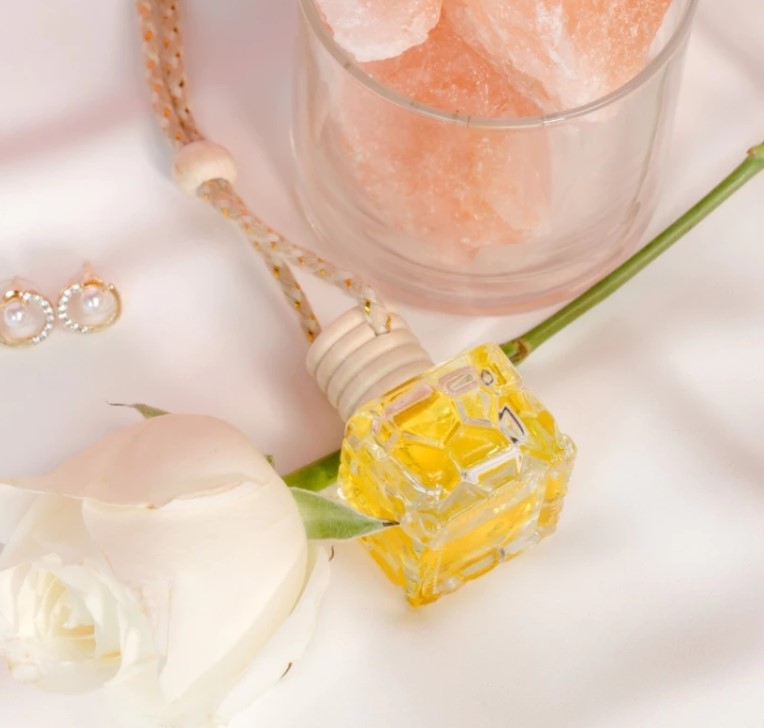 Lọ Tinh Dầu Treo Xe Ô Tô Họa Tiết Kim Cương, Tinh Dầu Nguyên Chất, Khử Mùi