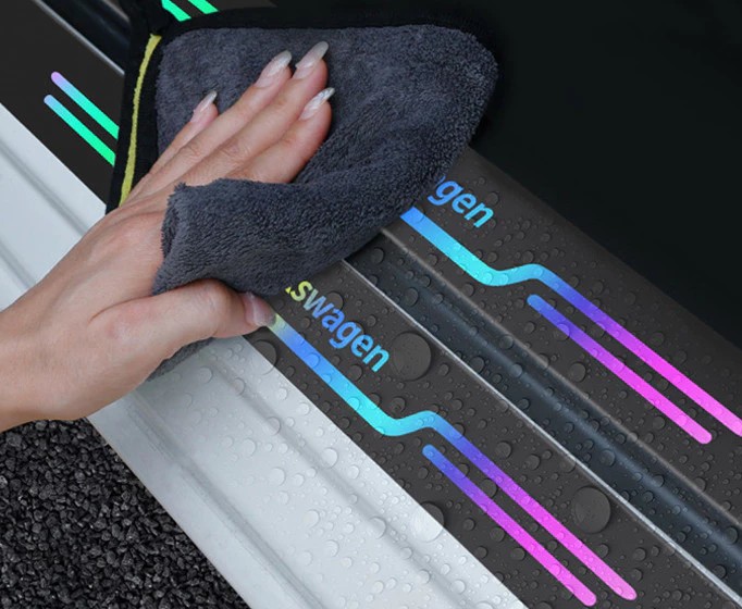 Miếng Dán Phản Quang Laser Bảo Vệ Ngưỡng Cửa Ô Tô, Decal Viền Chống Trầy Xước, Trang Trí Sáng Bóng