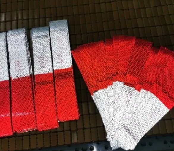 Miếng Dán Phản Quang Xe Ô Tô, Tem Phản Quang Thùng Xe An Toàn