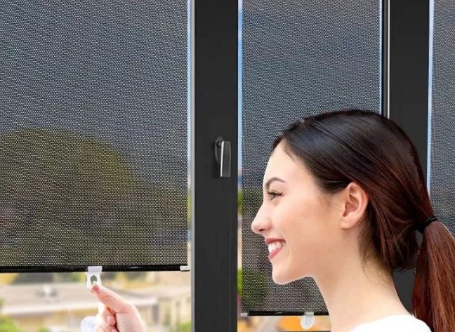 Rèm Che Nắng Ô Tô Cuốn Tự Động Gắn Miếng Hít, Chống Nắng, Cách Nhiệt, Riêng Tư