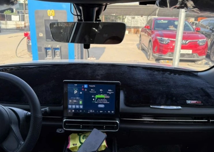 Taplo Limo Green Thảm Taplo Tuyết Nhung Màu Đen Cho Xe VinFast Limo Green