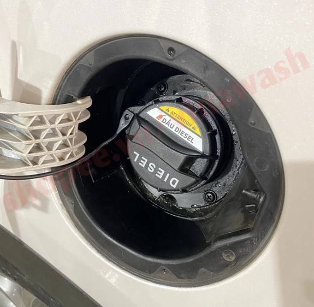 Tem Decal Sticker Dán Nắp Bình Xăng Ô Tô, Nhắc Nhở Đổ Xăng A95 Hoặc Dầu Diesel