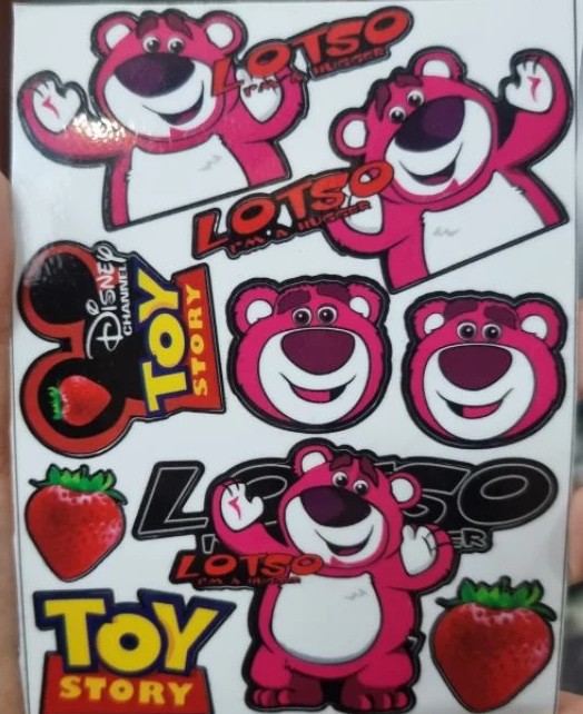 Tem Logo Sticker Gấu Dâu Hồng Mini, Decal Trang Trí Xe, Bền Đẹp, Chống Nước