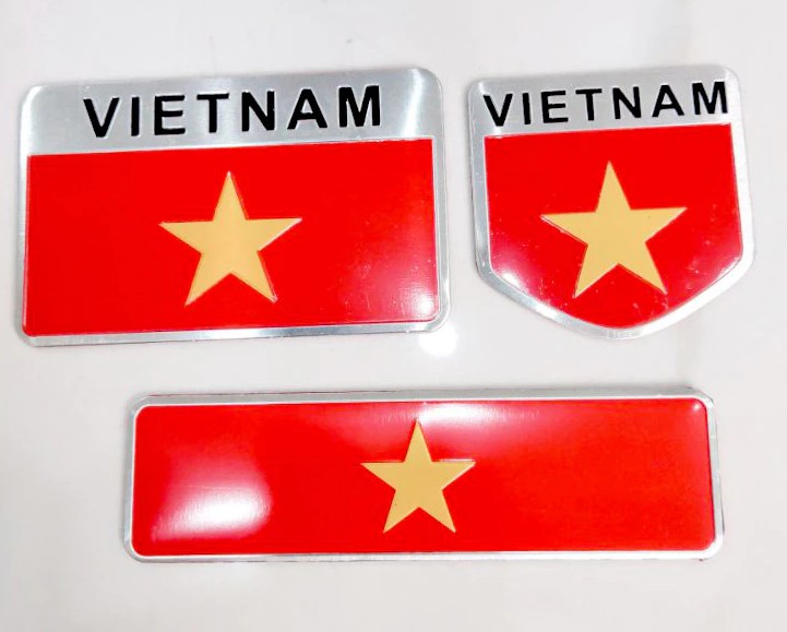 Tem Nhôm, Mika Cờ Việt Nam Dán Trang Trí Xe (Có Sẵn Keo Dán)