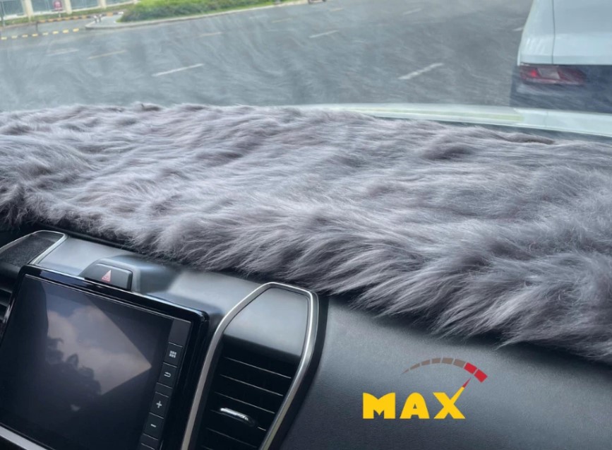 Thảm Taplo Ô Tô Toyota Veloz Yaris Cross Chất Liệu Lông Cừu, Da Cacbon, Da Vân Gỗ, Da Siêu Sợi Chống Nắng