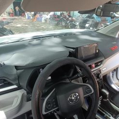 Thảm Taplo Ô Tô Toyota Veloz Yaris Cross Chất Liệu Lông Cừu, Da Cacbon, Da Vân Gỗ, Da Siêu Sợi Chống Nắng