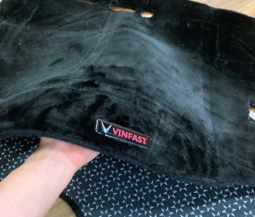 Thảm Taplo Tuyết Nhung Cho Xe Vinfast VF5 Mềm Mượt Sang Trọng, Chống Nắng Hiệu Quả