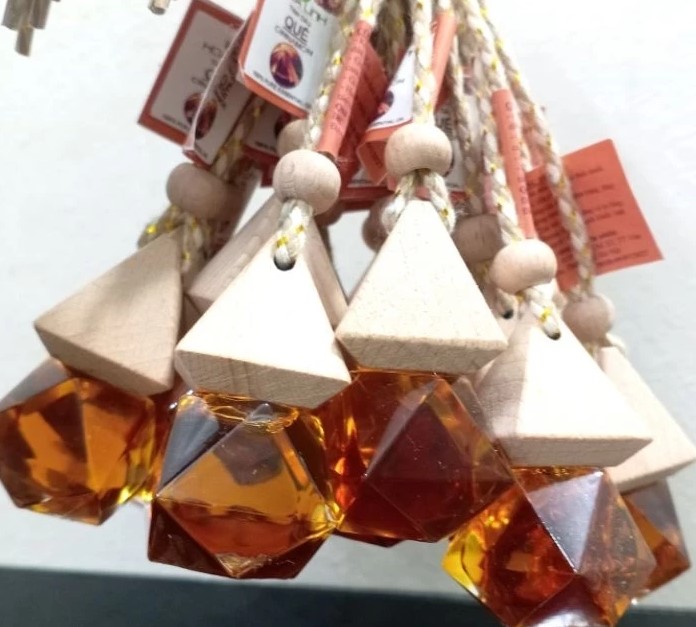 Tinh Dầu Treo Xe Ô Tô, Hương Dâu Tây, Dứa Thơm, Hoa Bưởi Khử Mùi Xe