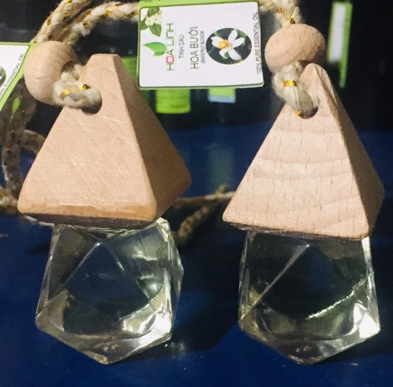 Tinh Dầu Treo Xe Ô Tô Hương Oải Hương, Hoa Hồng, Sen Trắng, Thơm Lâu, Khử Mùi Hôi, Làm Sạch Không Khí