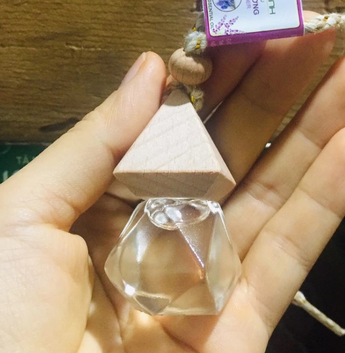 Tinh Dầu Treo Xe Ô Tô Hương Oải Hương, Hoa Hồng, Sen Trắng, Thơm Lâu, Khử Mùi Hôi, Làm Sạch Không Khí