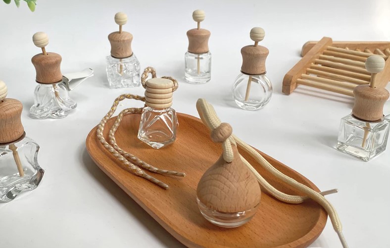 Vỏ Lọ Tinh Dầu Treo Xe & Lọ Khuếch Tán Kẹp Cửa Gió Ô Tô, Khử Mùi Xe & Tủ Quần Áo