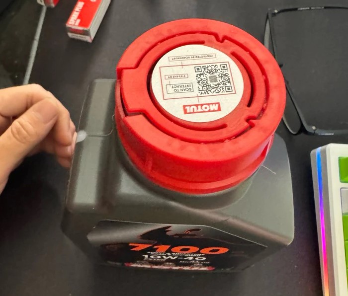 Dầu Nhớt Motul 7100 (10W40) Ester 100% Tổng Hợp Sản Xuất Tại Việt Nam