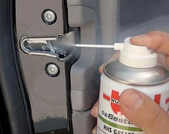 Mỡ Bò Nước Bôi Trơn Chịu Nhiệt Wurth HHS 2000 Dạng Xịt 500ml Nhập Khẩu Chính Hãng