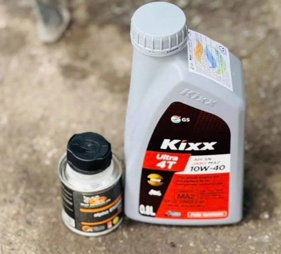 Nhớt Kixx Ultra 4T 10W40 1L 100% Tổng Hợp Dành Cho Xe Số