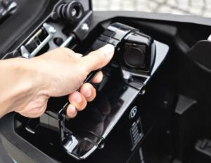 Xe chưa hết điện sạc có sao không