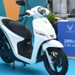 Xe điện sạc 30 phút đi được bao nhiêu km? Chi tiết theo từng dòng xe