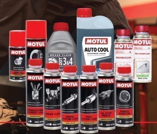 Xịt Sên/Xích MOTUL C2 Chain Lube Road 0.15L Bảo Vệ Và Bôi Trơn Mọi Loại Sên Xe Máy