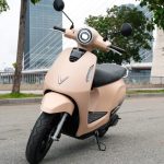 Cách kết nối điện thoại với xe VinFast Evo Grand