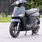 Xe máy điện không gương có bị phạt không